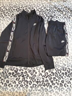 Nike Sports Just Do It Tracksuit Set